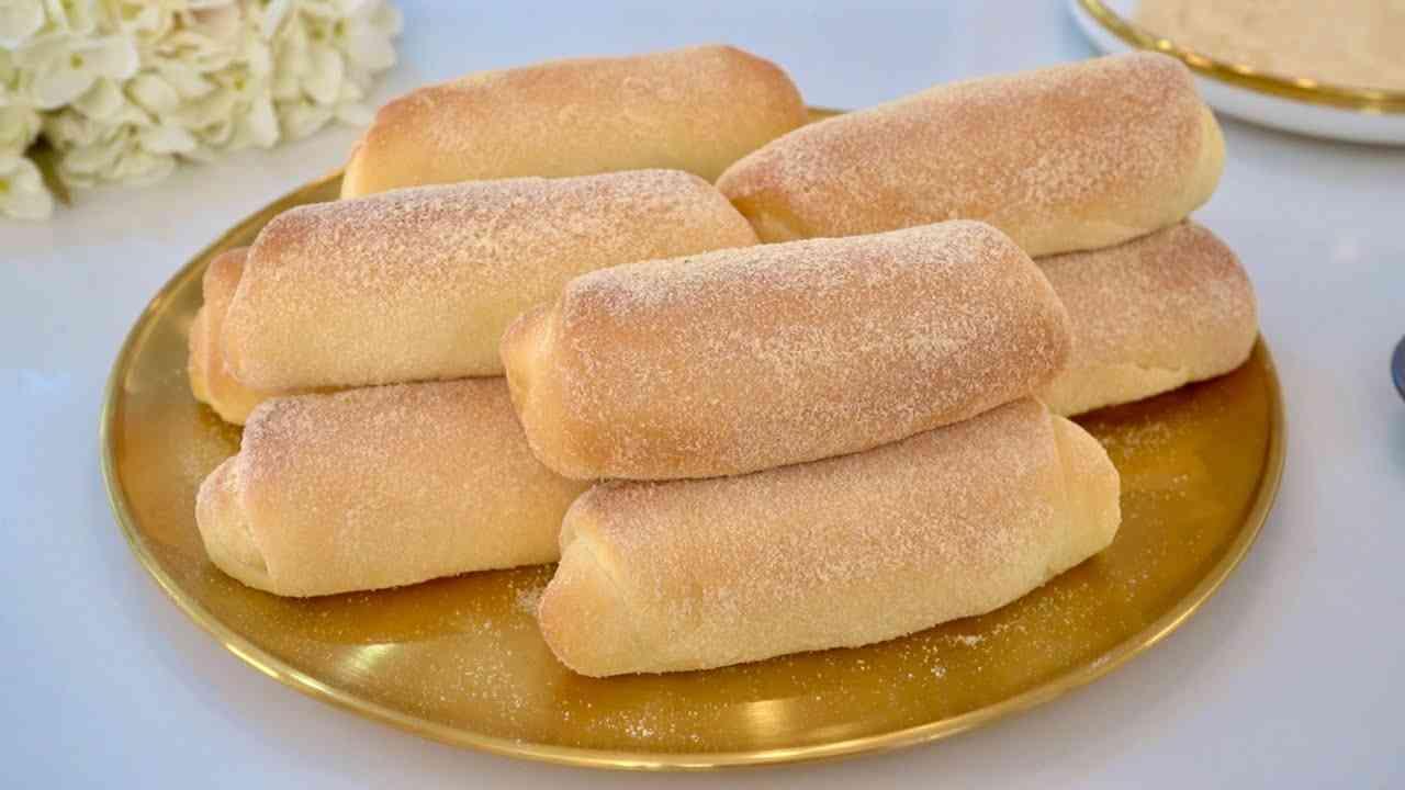 Señorita Bread (Filipino Spanish Bread) – Soft, Sweet, and Buttery Rolls